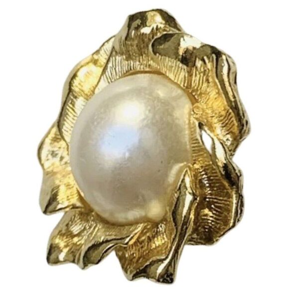 Vintage Flower Round 1/2 Sphere White Pearl Gold Tone Pierced Button Earrings - Picture 5 of 7